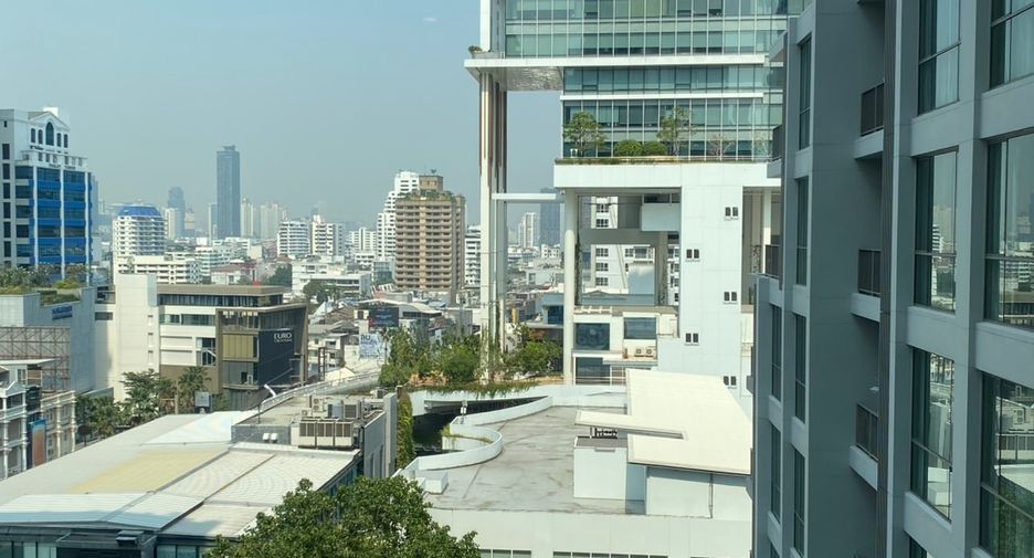 For rent 2 bedrooms condo in Watthana, Bangkok