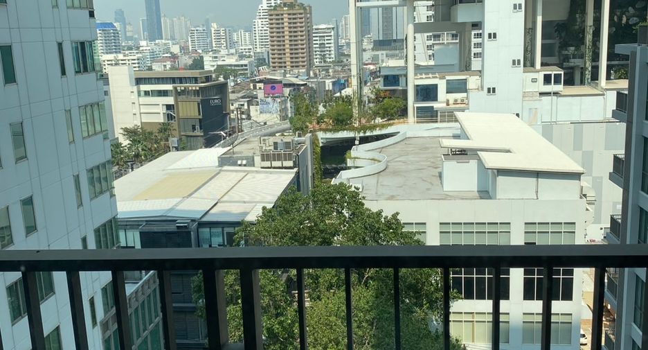 For rent 2 bedrooms condo in Watthana, Bangkok