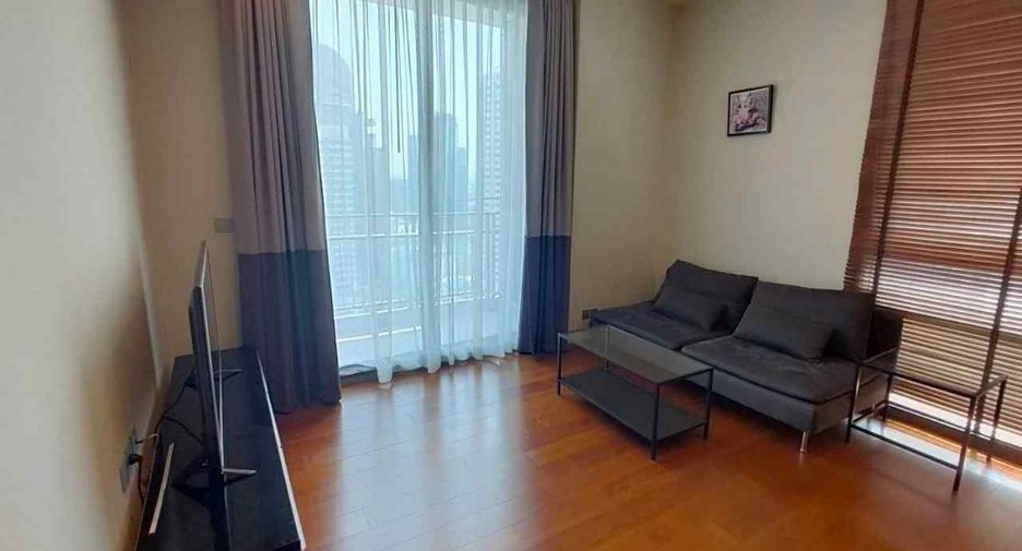 For rent 2 bedrooms condo in Watthana, Bangkok