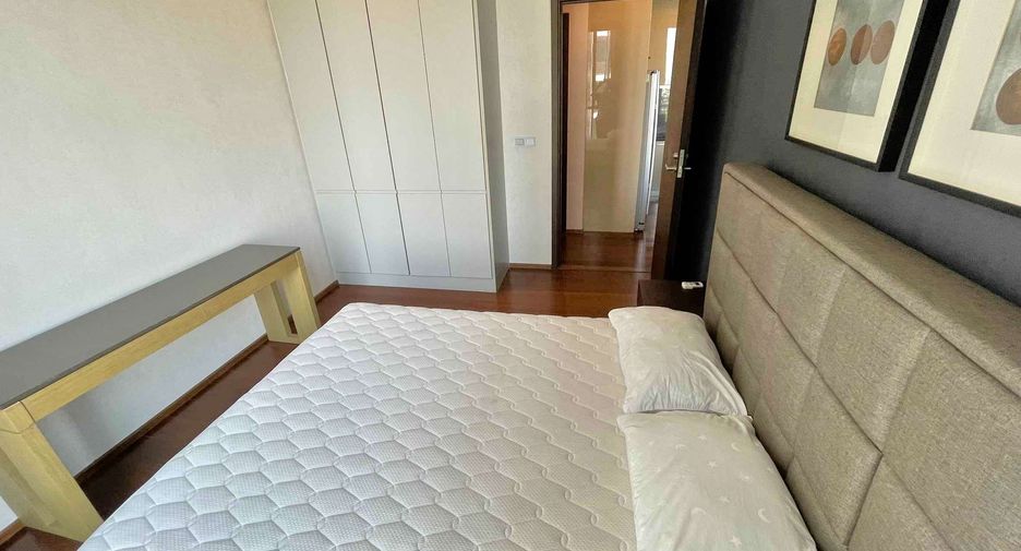 For rent and for sale 2 bedrooms condo in Watthana, Bangkok