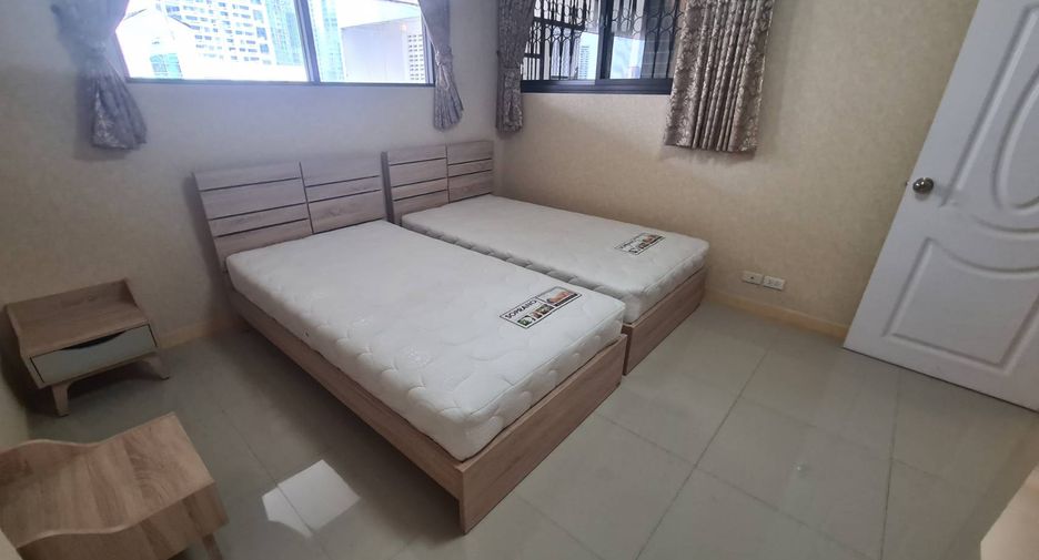 For rent 2 bedrooms condo in Khlong Toei, Bangkok