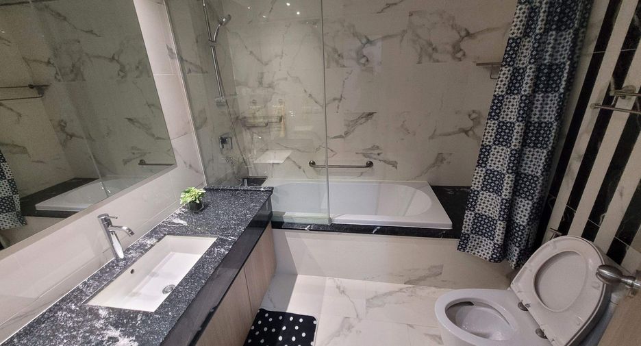 For rent 2 bedrooms condo in Khlong Toei, Bangkok