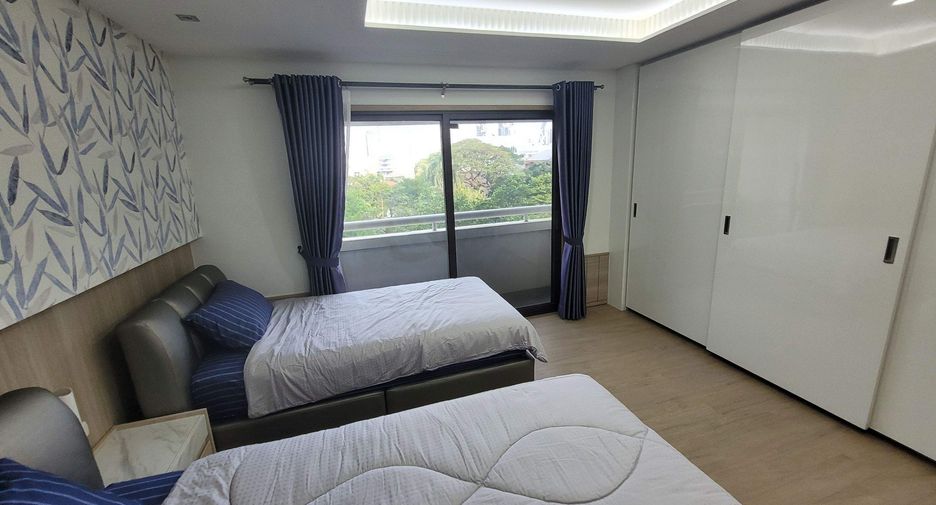 For rent 2 bedrooms condo in Khlong Toei, Bangkok