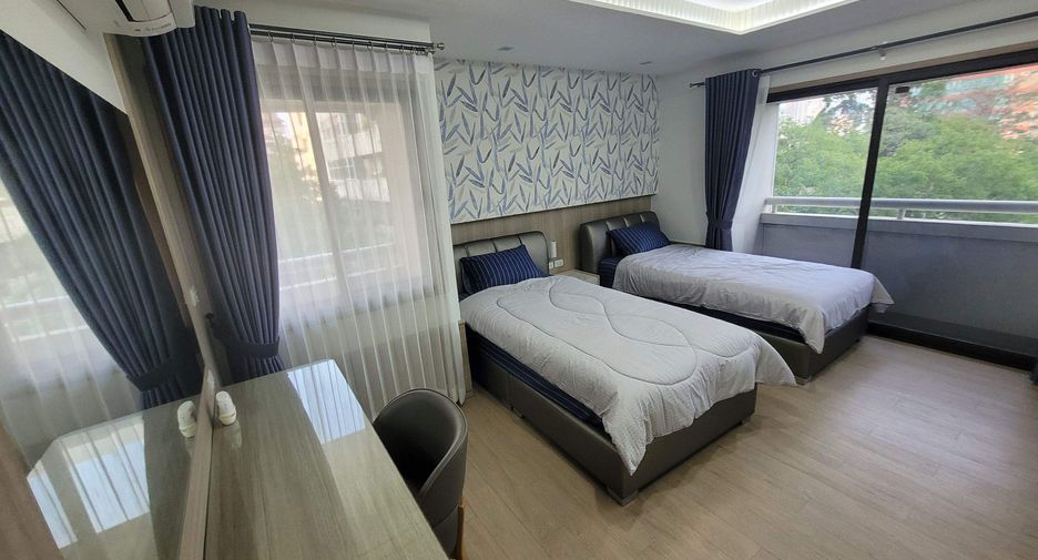 For rent 2 bedrooms condo in Khlong Toei, Bangkok