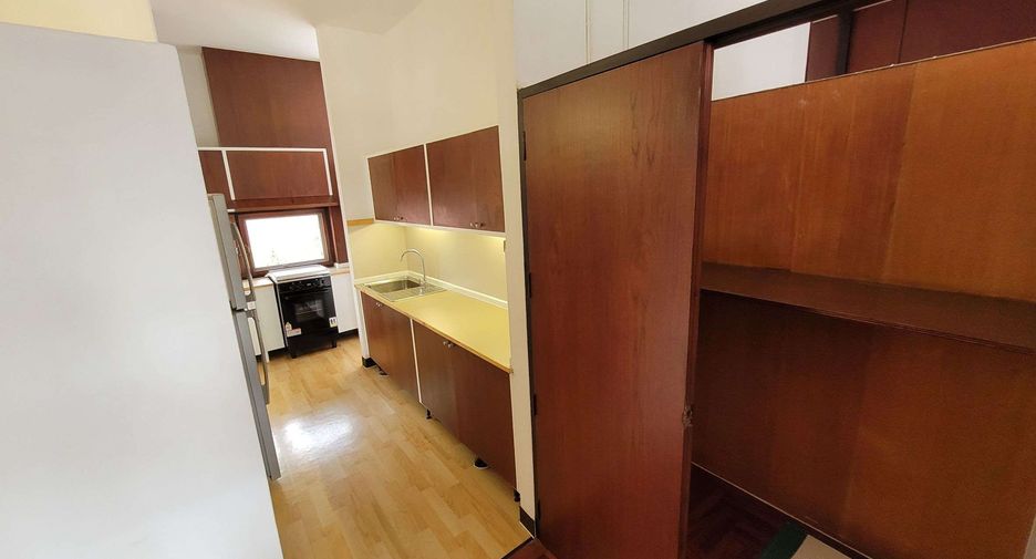 À louer 2 chambres condo à Bang Rak, Bangkok