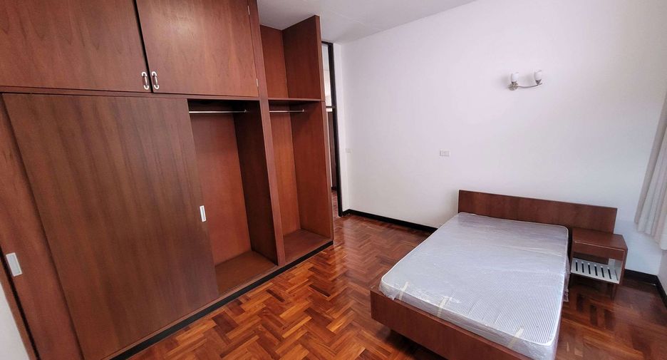 À louer 2 chambres condo à Bang Rak, Bangkok
