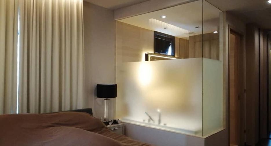 For rent 2 bedrooms condo in Khlong Toei, Bangkok