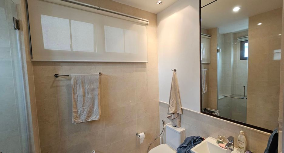 For rent 3 bedrooms house in Khlong Toei, Bangkok