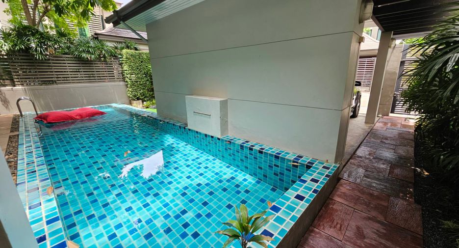For rent 3 bedrooms house in Khlong Toei, Bangkok