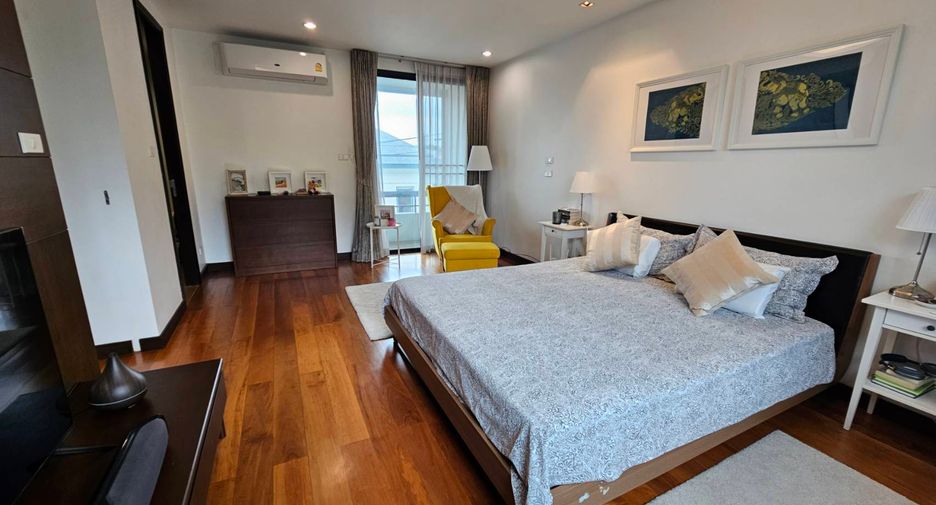 For rent 3 bedrooms house in Khlong Toei, Bangkok