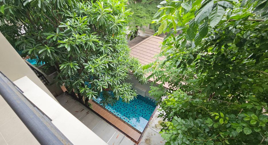 For rent 3 bedrooms house in Khlong Toei, Bangkok