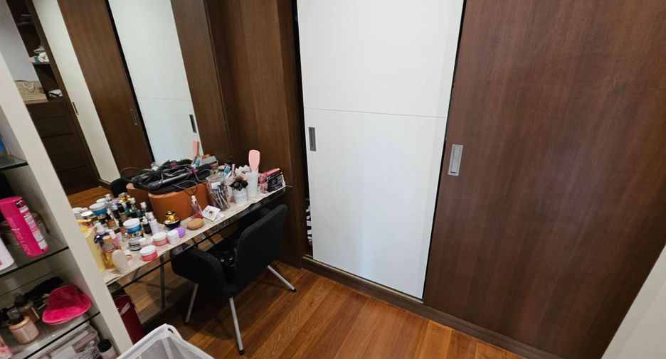For rent 3 bedrooms house in Khlong Toei, Bangkok