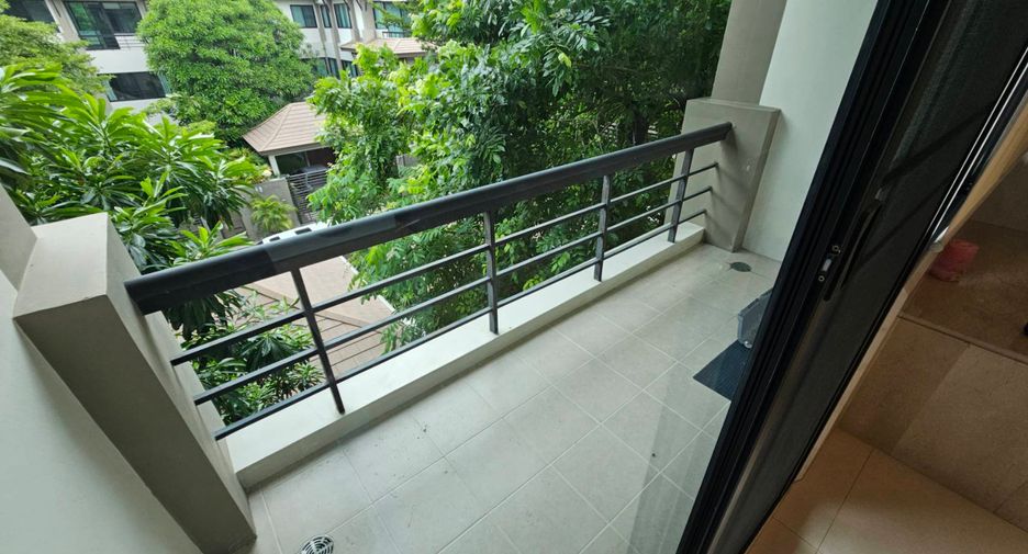 For rent 3 bedrooms house in Khlong Toei, Bangkok