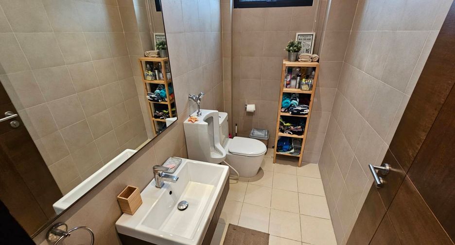 For rent 3 bedrooms house in Khlong Toei, Bangkok