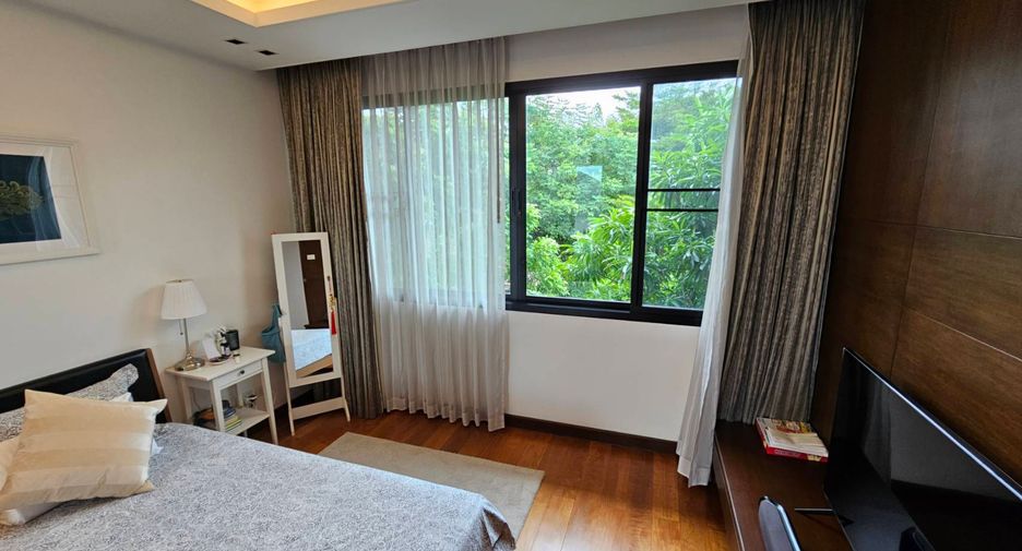 For rent 3 bedrooms house in Khlong Toei, Bangkok