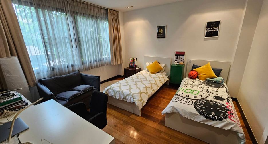 For rent 3 bedrooms house in Khlong Toei, Bangkok