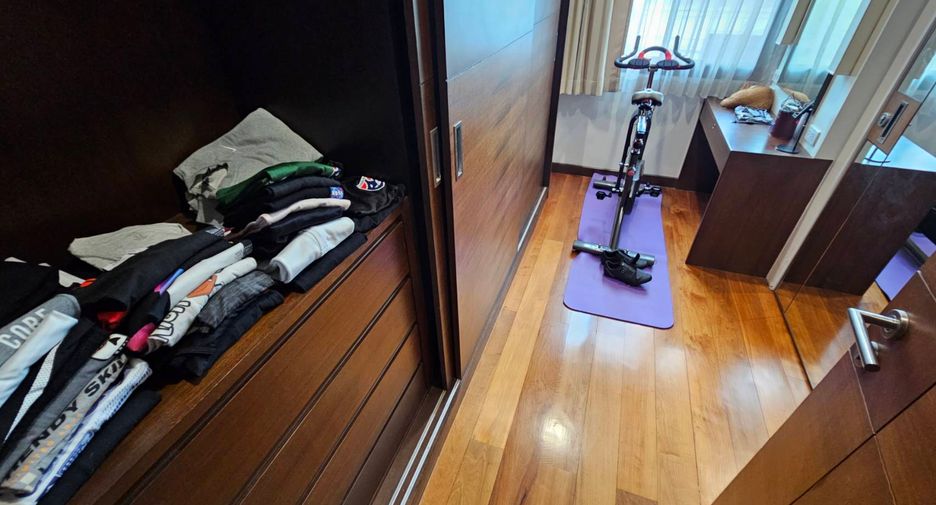 For rent 3 bedrooms house in Khlong Toei, Bangkok