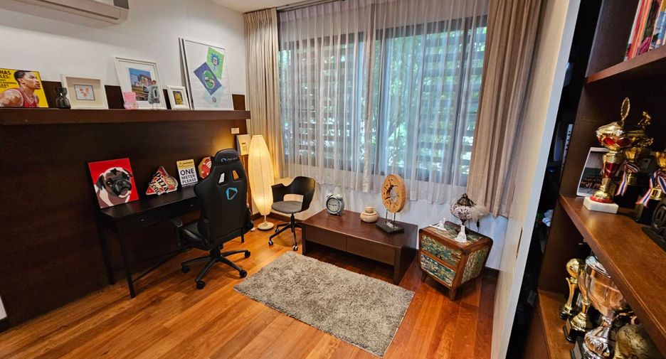 For rent 3 bedrooms house in Khlong Toei, Bangkok
