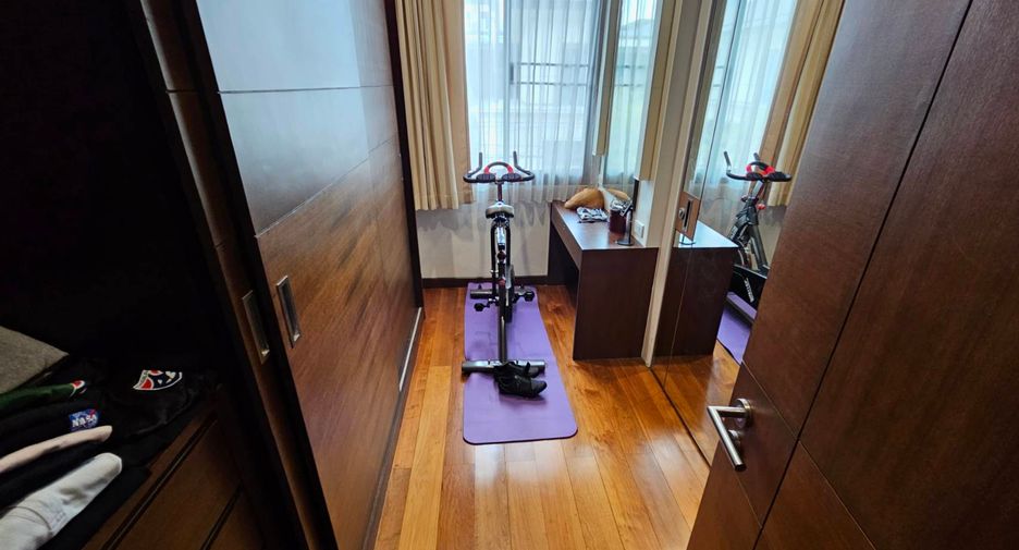 For rent 3 bedrooms house in Khlong Toei, Bangkok