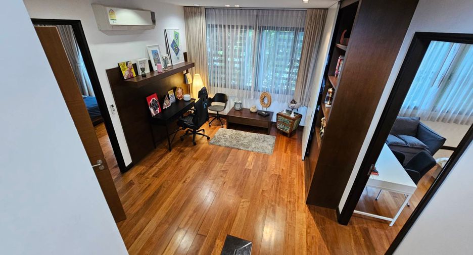 For rent 3 bedrooms house in Khlong Toei, Bangkok