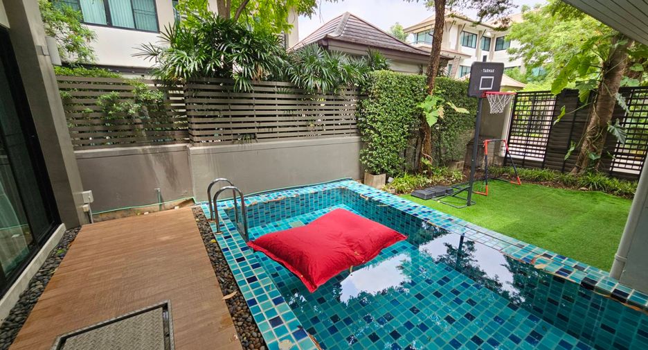 For rent 3 bedrooms house in Khlong Toei, Bangkok