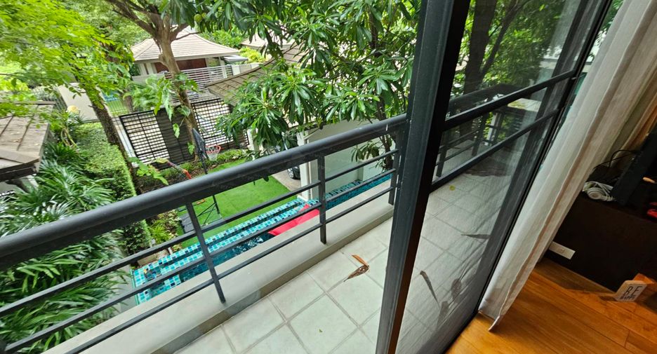 For rent 3 bedrooms house in Khlong Toei, Bangkok