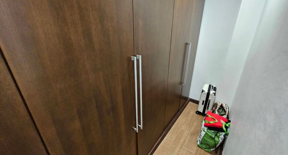 For rent 3 bedrooms house in Khlong Toei, Bangkok