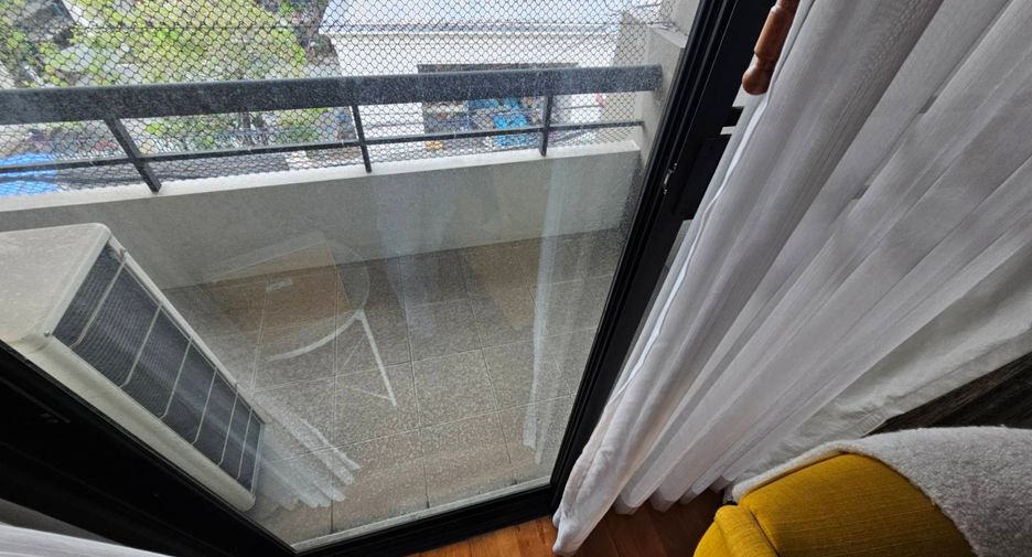 For rent 3 bedrooms house in Khlong Toei, Bangkok