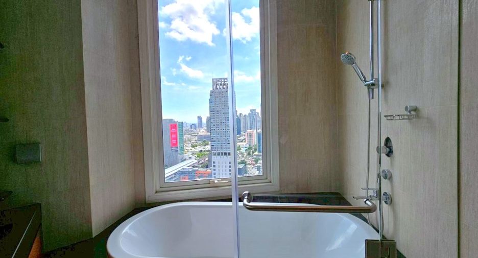 For rent 3 bedrooms condo in Sathon, Bangkok
