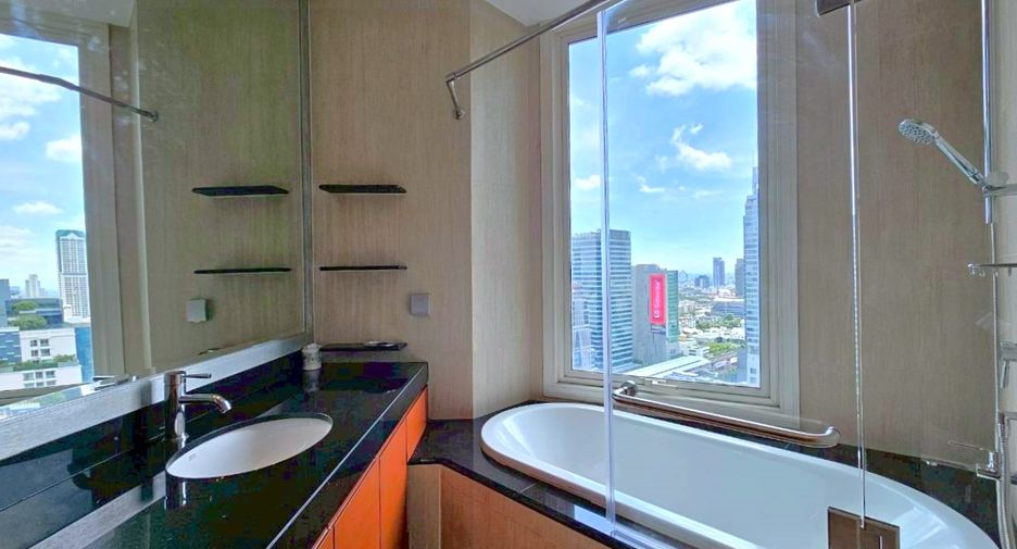 For rent 3 bedrooms condo in Sathon, Bangkok