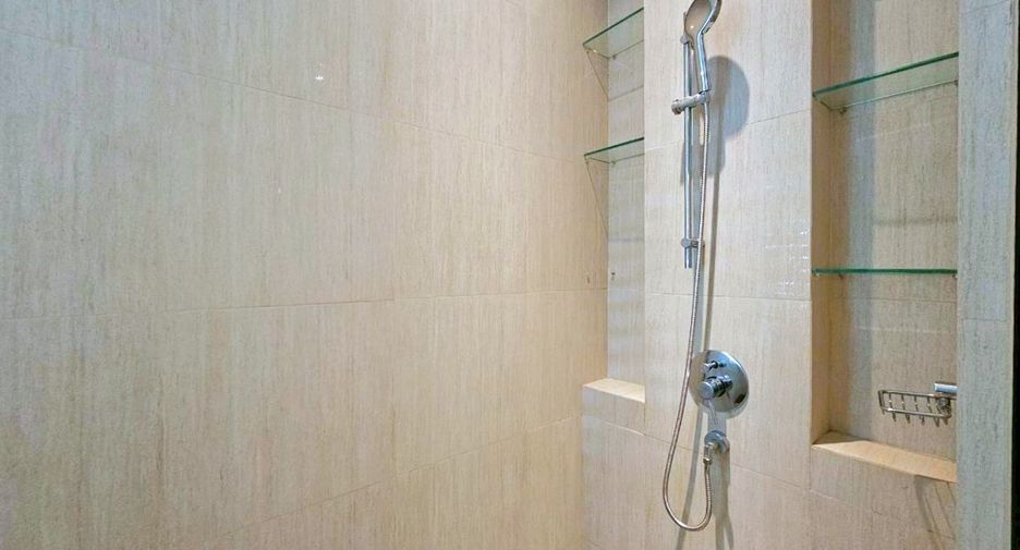 For rent 3 bedrooms condo in Sathon, Bangkok