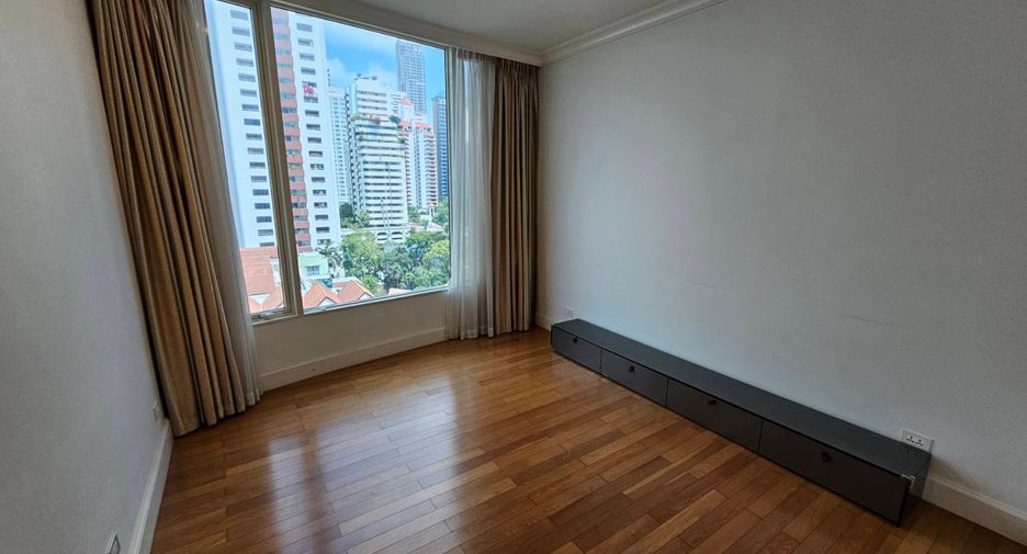 Wohnung zur Miete mit 3 Zimmer in Watthana, Bangkok