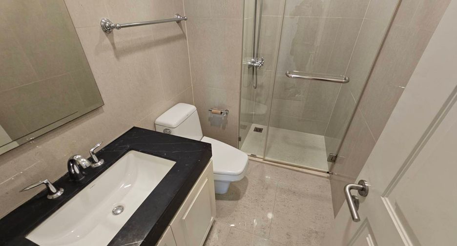 Wohnung zur Miete mit 3 Zimmer in Watthana, Bangkok