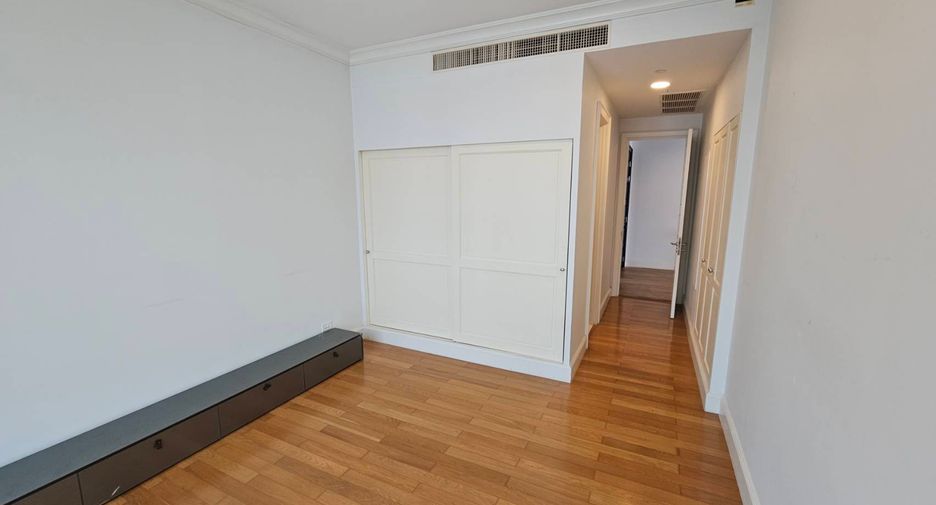 Wohnung zur Miete mit 3 Zimmer in Watthana, Bangkok