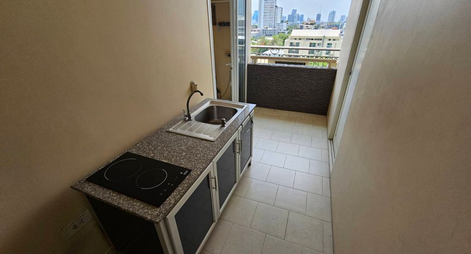 Wohnung zur Miete mit 3 Zimmer in Watthana, Bangkok