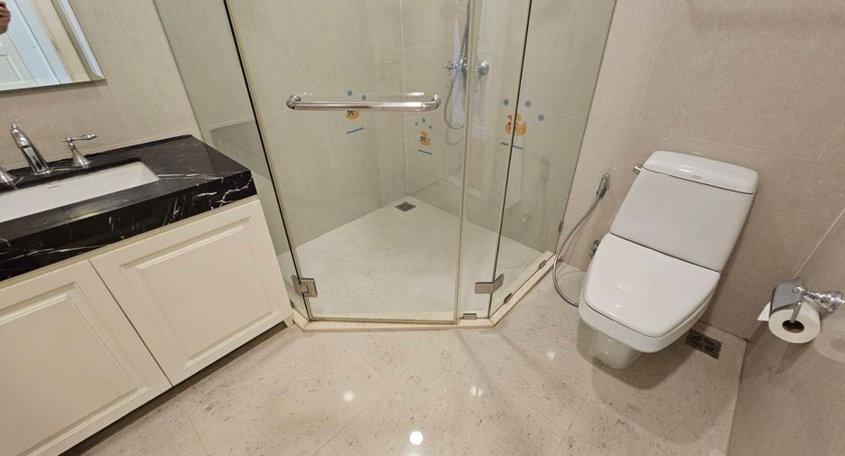 Wohnung zur Miete mit 3 Zimmer in Watthana, Bangkok
