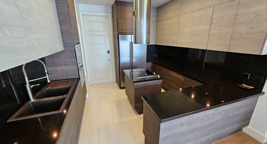 Wohnung zur Miete mit 3 Zimmer in Watthana, Bangkok