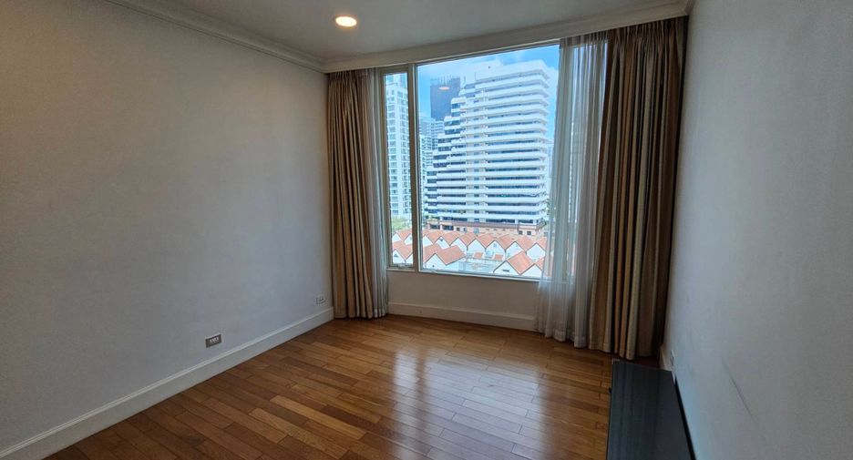 Wohnung zur Miete mit 3 Zimmer in Watthana, Bangkok