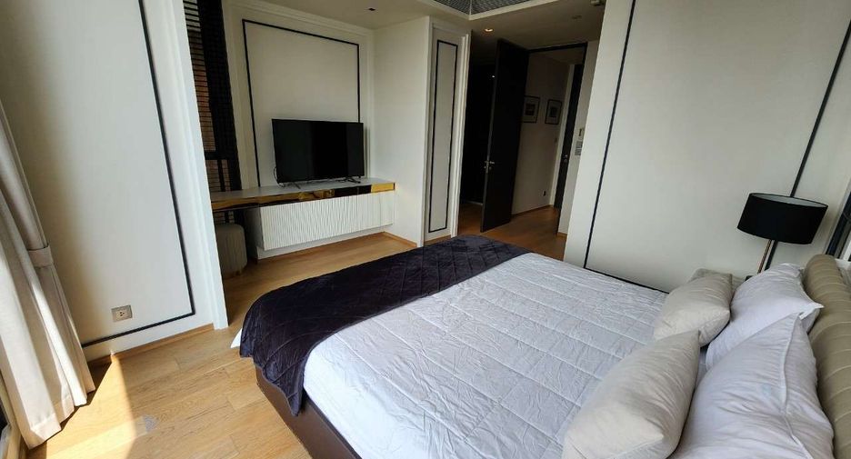 For rent 2 bedrooms condo in Khlong Toei, Bangkok