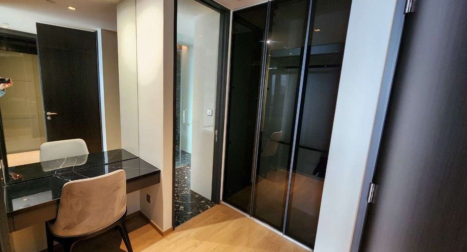 For rent 2 bedrooms condo in Khlong Toei, Bangkok