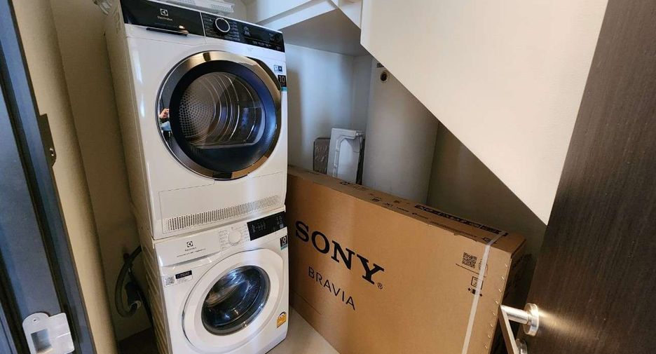 For rent 2 bedrooms condo in Khlong Toei, Bangkok
