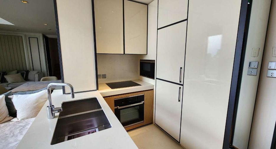 For rent 2 bedrooms condo in Khlong Toei, Bangkok
