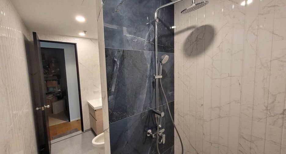 Condo en alquiler de 2 habitaciones en Khlong Toei, Bangkok