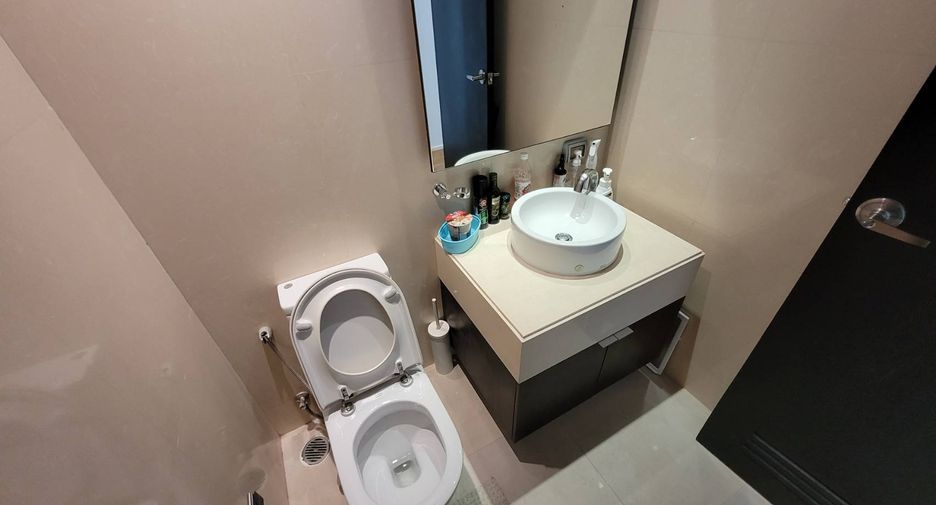 Condo en alquiler de 2 habitaciones en Khlong Toei, Bangkok