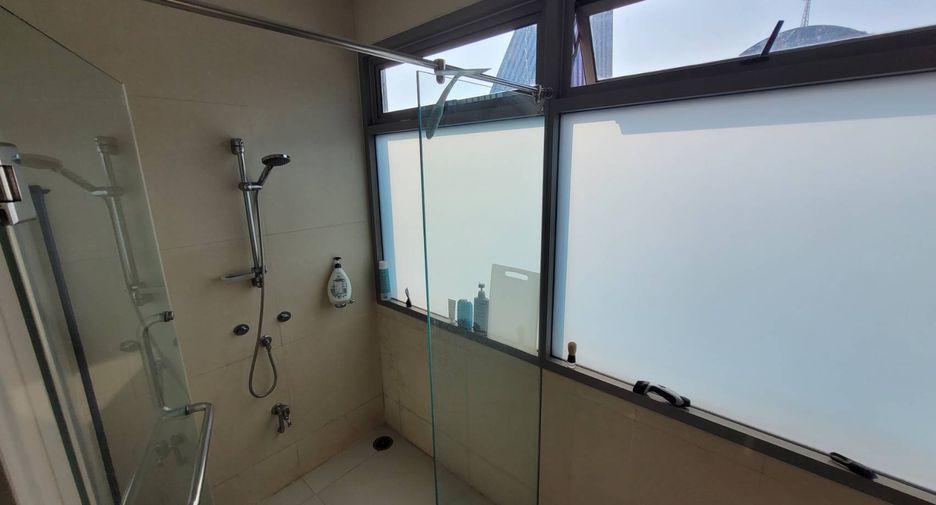 Condo en alquiler de 2 habitaciones en Khlong Toei, Bangkok