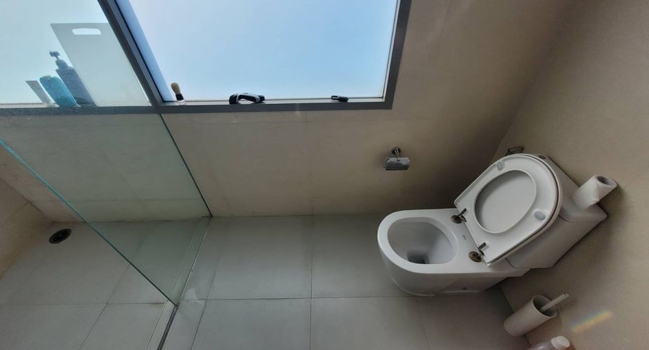 Condo en alquiler de 2 habitaciones en Khlong Toei, Bangkok
