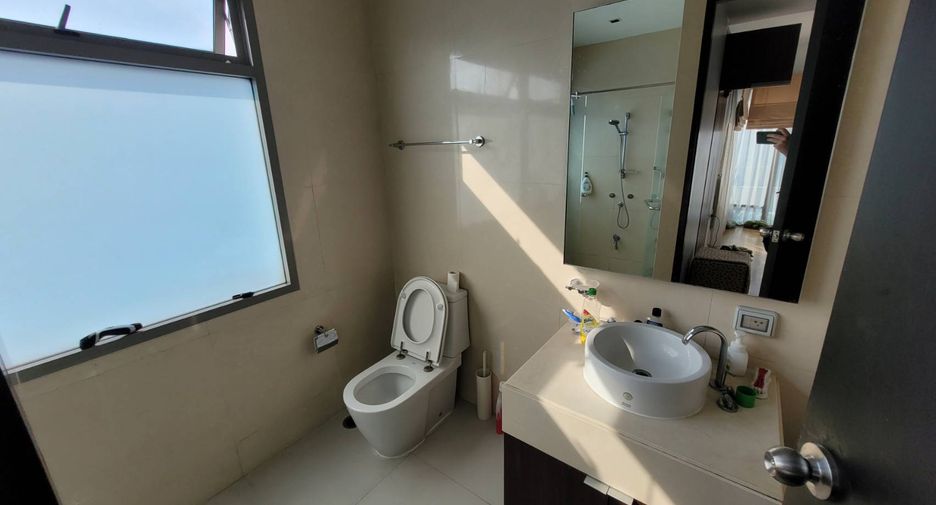 Condo en alquiler de 2 habitaciones en Khlong Toei, Bangkok