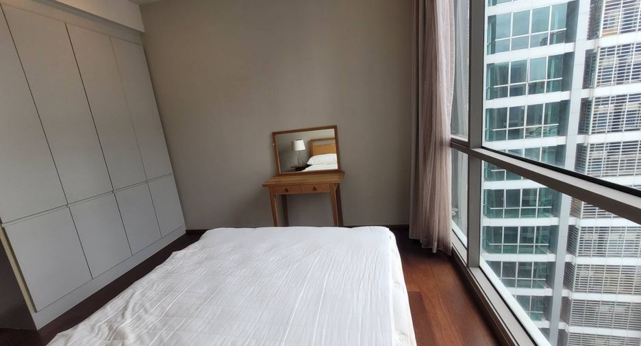 For rent 2 bedrooms condo in Watthana, Bangkok
