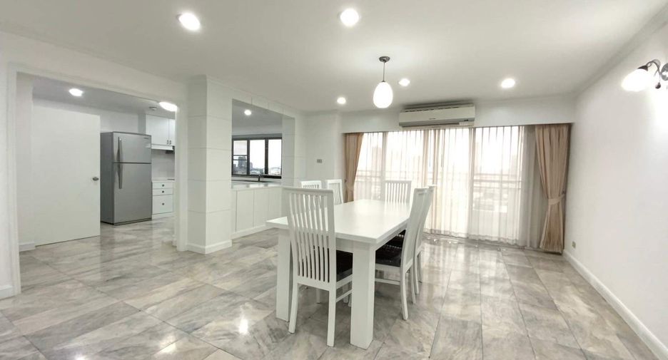 For rent 3 bedrooms condo in Watthana, Bangkok