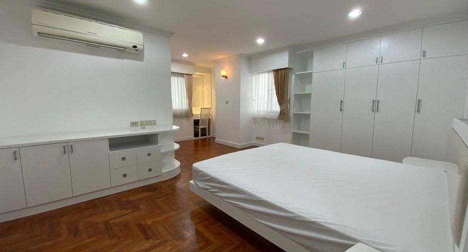 For rent 3 bedrooms condo in Watthana, Bangkok